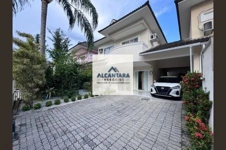 Casa de 176 m² em Condomínio Fechado | Vargem Pequena