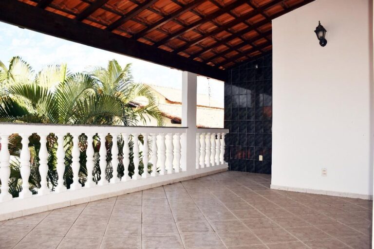 Casa à Venda em Campo Grande | 3 Suítes, Piscina, Churrasqueira e Conforto