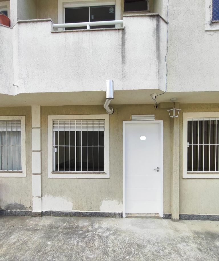 Casa Duplex à Venda – Conforto e Excelente Localização em Quintino