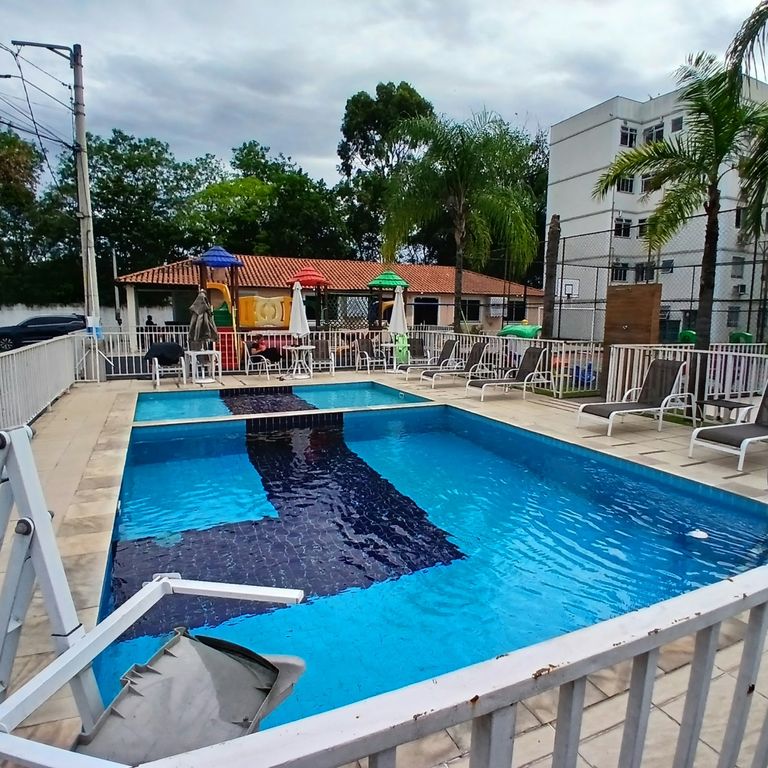 Ótimo apartamento no Condomínio Completo Campo Grande